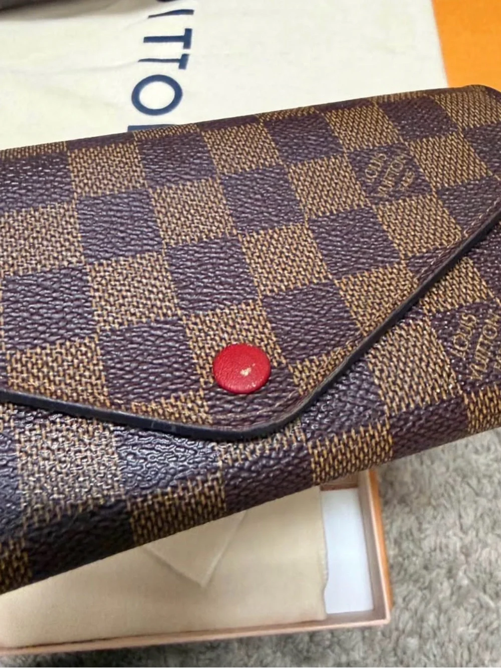 Louis Vuitton classic louis